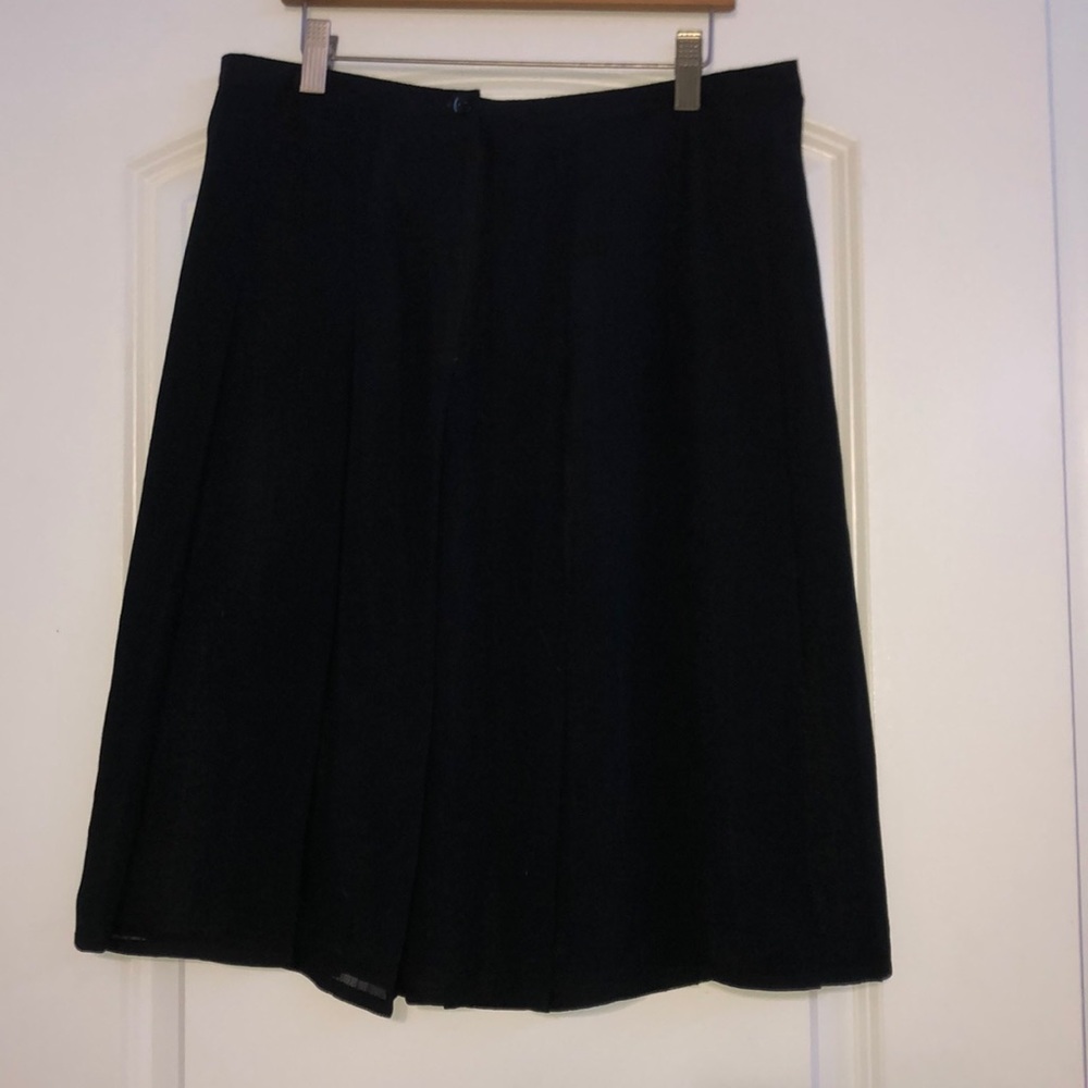 Used cute H&M skirt